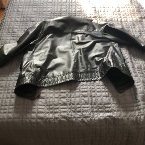 Cool slim fitting “Large” Pegabo leather jacket - Picture 6 of 6